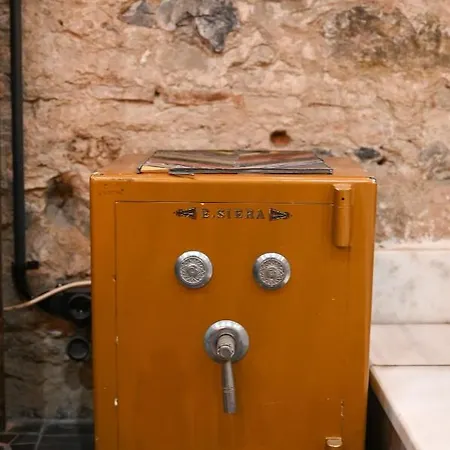 Aparthotel No11 & 4*