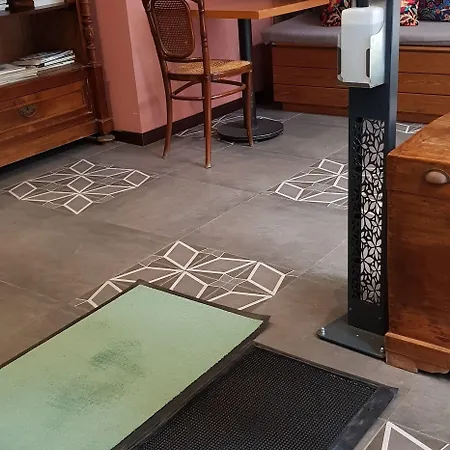 No11 & Apartahotel