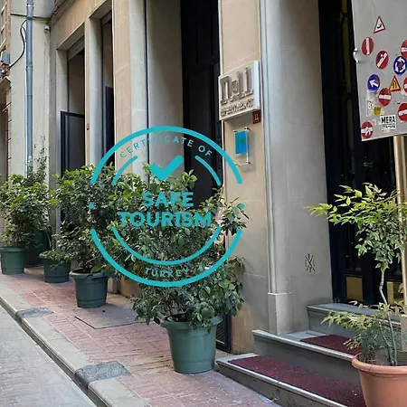 Aparthotel No11 &