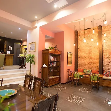 No11 & 4* Istanbul