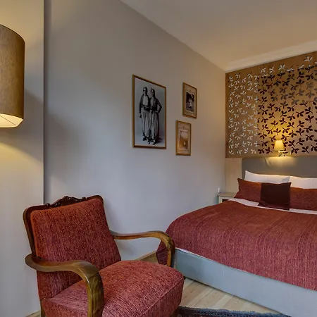 No11 & Aparthotel