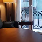 Aparthotel No11 & 4*